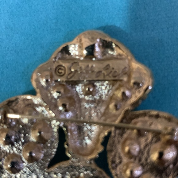 Vintage signed Jeff Lieb gold tone crest pin with rhinestone dangle pearl purple - Picture 7 of 8